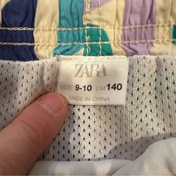 Zara Graphic Print Swim Trunks in Blues, Yellow & Lavender, Mesh Lining Size 10 - Picture 3 of 6
